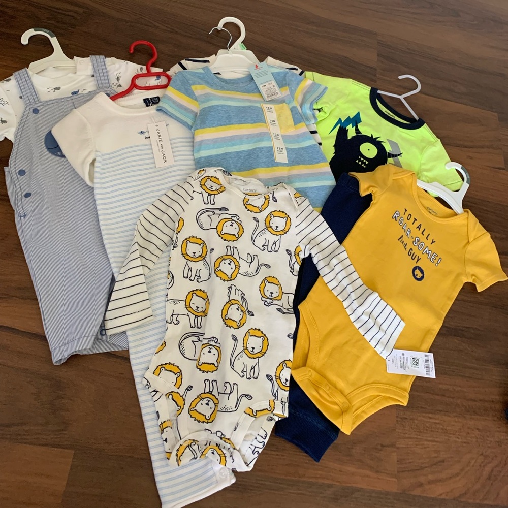 10 pieces of baby boys clothes -12-18M